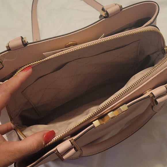 Michael Kors Florence medium Saffiano Purse - Picture 4 of 4